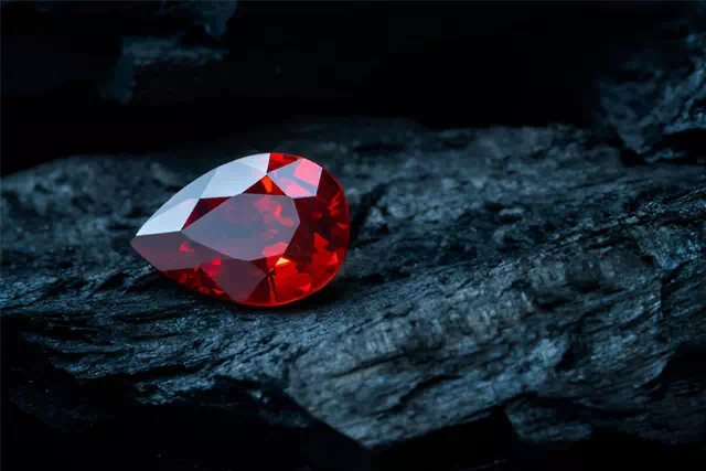 Gemstone of the month – July 2024 : Ruby